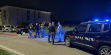 Uomo ucciso a colpi di cacciavite in strada a Udine
