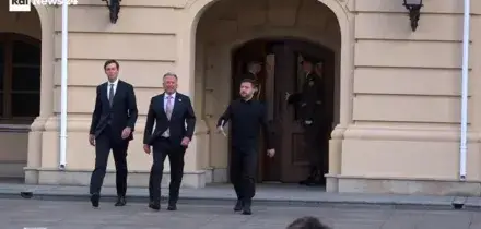 Finiti i colloqui a Kiev con Zelensky: "Tema territori si risolve tra presidenti"