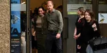 Re Carlo scrive al Governo: Harry e Meghan sono "privati cittadini". I Sussex: "Siamo sorpresi"