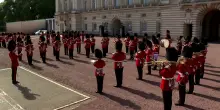 11 settembre, a Buckingham Palace il cambio della Guardia sulle note dell&rsquo;inno americano