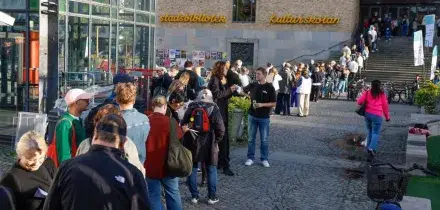 La Svezia al voto: urne aperte fino alle 20, esito incerto. Sondaggi: gli ultranazionalisti al 20%