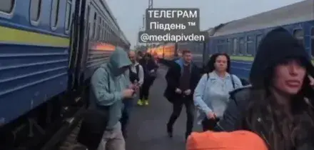 Kiev, drone russo colpisce stazione servizio al confine Ucraina-Polonia: "Russi alle vostre porte"