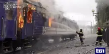 L'Ue condanna l'attacco ai treni in Ucraina: "Non ci faremo intimidire"