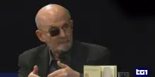 Salman Rushdie: "Non si pu&ograve; imporre la democrazia con le armi puntate"