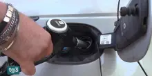 Esenzione bollo e proroga del taglio accise sul diesel: cosa prevede il decreto
