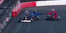 Verstappen contro 100 kart: li supera tutti in poco pi&ugrave; di mezz'ora