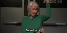 Helen Mirren, siparietto italiano da Jimmy Fallon: &ldquo;Forza Lecce&rdquo; tra ironia e parolacce