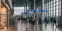 Lussemburgo: allarme droni, breve sospensione traffico aereo. Zelensky, grato a Trump per sanzioni