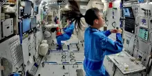 Esami di laboratorio, test ma anche pulizie in orbita sulla Shenzhou-23