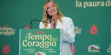 Meloni ai giovani di FdI: "Fiera di voi". E annuncia un tetto nelle classi agli studenti stranieri