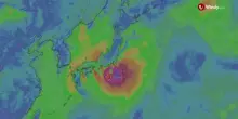 L'occhio rosso del tifone Dujuan mentre si avvicina al Giappone nell'animazione timelapse