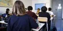 Studente 14enne pianifica un'aggressione con un coltello contro la prof, fermato dai carabinieri