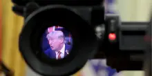 CNN, MsNow e Politico, cacciati dalla Casa Bianca, fanno causa, altre si ritirano. Nasce "Trump Tv"