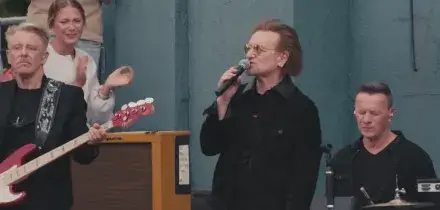 Gli U2 tornano nel loro liceo di Dublino per festeggiare i 50 anni di carriera