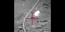 Le immagini dei bombardamenti contro obiettivi Houthi