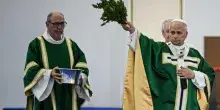 Il Papa in Francia, la Messa a Lourdes: "Gli abusi sono una piaga, ci sia massima vigilanza"