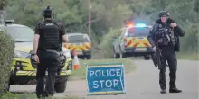 Regno Unito: arrestate 5 persone per terrorismo, trasportavano esplosivi vicino base aerea Raf