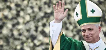 Il Papa in Francia, la Messa a Lourdes: "Gli abusi sono una piaga, ci sia massima vigilanza"