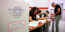 Suppletive, urne chiuse a Reggio Calabria. Roscioli avanti in 11 sezioni, l'affluenza crolla al 22%