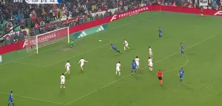 Nations League. Pio Esposito cala il poker azzurro: Turchia-Italia 1-4