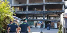 Sgomberato un edificio occupato a Roma diventato centro di spaccio. Meloni: "Riportiamo la legalit&agrave;"