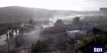 Attacco di coloni in Cisgiordania, 100 gli assalitori. Netanyahu: "Facinorosi, siano perseguiti"