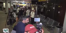 Volo FlyDubai: il pilota &egrave; riverso a terra, i passeggeri iniziano a filmare poi l'appello sui social
