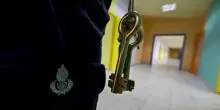 Pisa, rivolta in carcere dopo che i detenuti hanno trovato microspie nelle celle