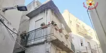 Crolla un balcone a Mazara del Vallo: morta una donna