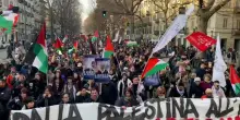 Il corteo per Askatasuna attraversa corso Vittorio al grido: &ldquo;Free Palestine&rdquo;