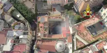 Napoli, cosa resta del Sannazaro dopo l'incendio: il drone in volo sul teatro devastato