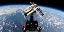 Un'astronave di Lego nella stratosfera: il volo a 35 chilometri dalla Terra