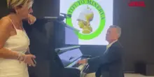 Pupo fa l'orale della Maturit&agrave; e poi si esibisce al piano in "Un amore grande"