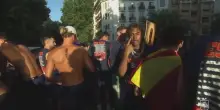Madrid, anche sul bus della Spagna &egrave; Paredes contro Gavi: Yamal prende in giro l'argentino
