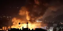Ucraina, nuovo attacco russo su Kiev: incendi e feriti in due quartieri della capitale