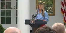 Melania Trump torna in pubblico: "Ho sentito che vi sono mancata"