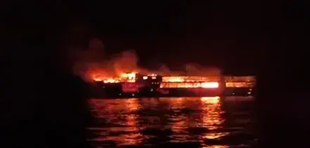 Incendio su un traghetto nelle Filippine: ci sono morti e decine di dispersi