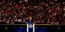 La promessa di Trump: "Se vinciamo le elezioni di mid-term, 5 mila dollari a ogni americano adulto"