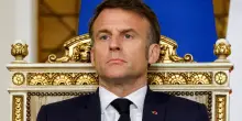 Macron lancia l’allarme: “La guerra è tornata in Europa”