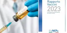 Effetti avversi del vaccino, l’Aifa pubblica il Rapporto e fa autogol: “Come dovete interpretare i dati”