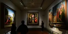 Panico agli Uffizi: turista rovina un’opera d’arte. Ecco cosa stava facendo. Follia