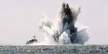 Missile nel mare italiano, scatta l’emergenza: “Chiudete tutto, può esplodere!”
