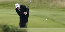 Donald Trump bara a golf? Il video che lo smaschera