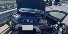 Terribile incidente, coinvolte tre auto: “Tutto distrutto”. Il caos e l’intervento dell’elisoccorso