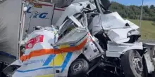 Incidente sull’A1 tra camion e ambulanza, cosa è successo veramente: la svolta sull’autista