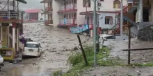 L’alluvione spaventosa, poi la frana: ci sono morti e dispersi, le ricerche disperate dei soccorritori