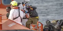 “Si è ribaltata”, nubifragio in alto mare! È strage: decine di morti