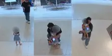Bimba viene rapita al centro commerciale: si avvicina, la prende in braccio ed &egrave; shock