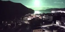Misteriosa palla di fuoco trasforma la notte in giorno: video virale