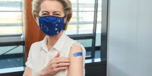 “I vaccini? Autorizzati così”. Von der Leyen travolta: “Ci avete detto solo balle”